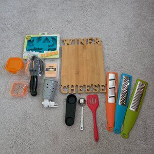 🍴 Fun Kitchen Essentials Bundle – New & Gently Used All offers considered